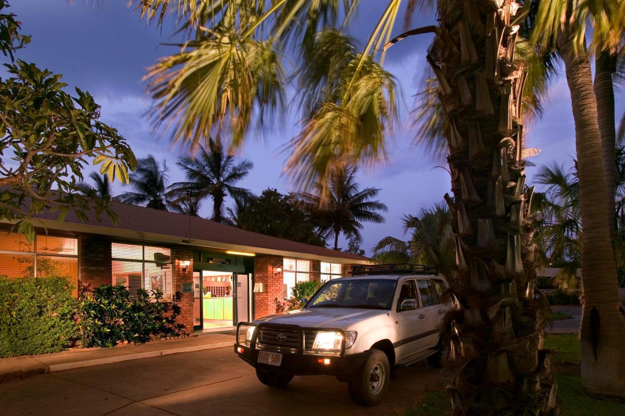 The Cambridge Kununurra Hotel Bagian luar foto
