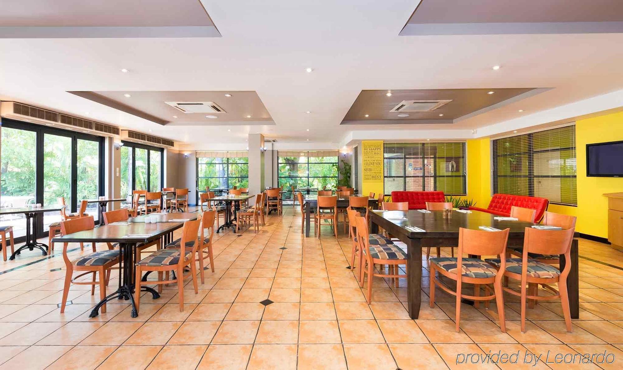 The Cambridge Kununurra Hotel Bagian luar foto