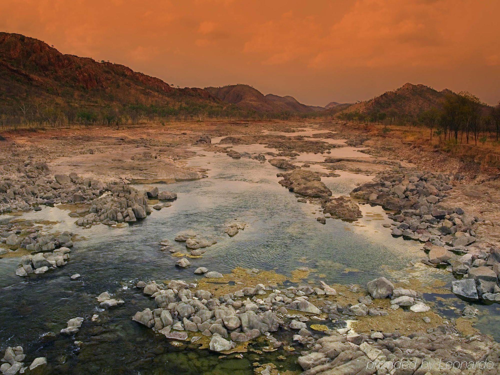 The Cambridge Kununurra Hotel Bagian luar foto