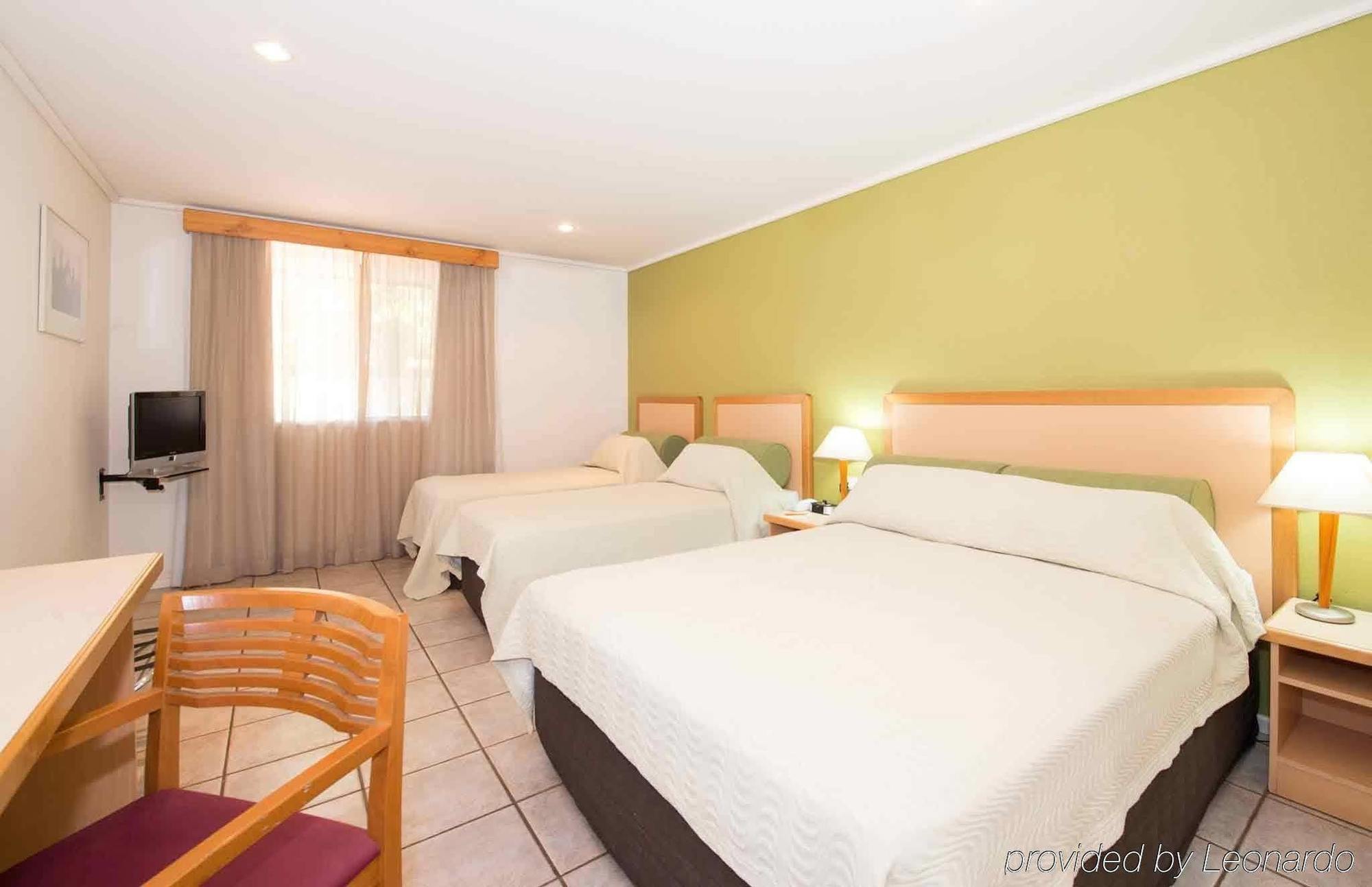 The Cambridge Kununurra Hotel Bagian luar foto