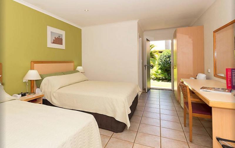 The Cambridge Kununurra Hotel Bagian luar foto